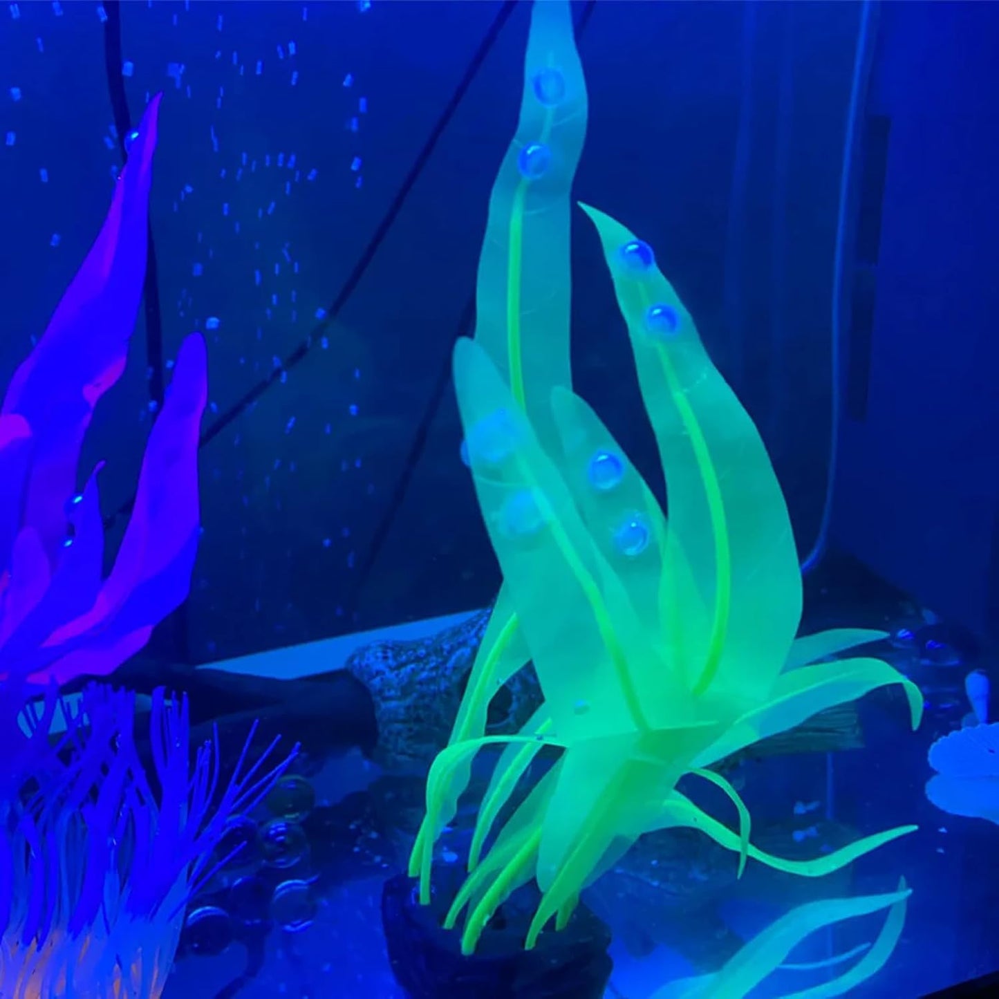Artificial Aquarium Plants Decoration Set,6pcs Floating Glowing Plants Water Grass for Fish Tank,Pink Blue Green Orange Red Plant 7Inch/9.8Inch/17Inch(Color Size Random)