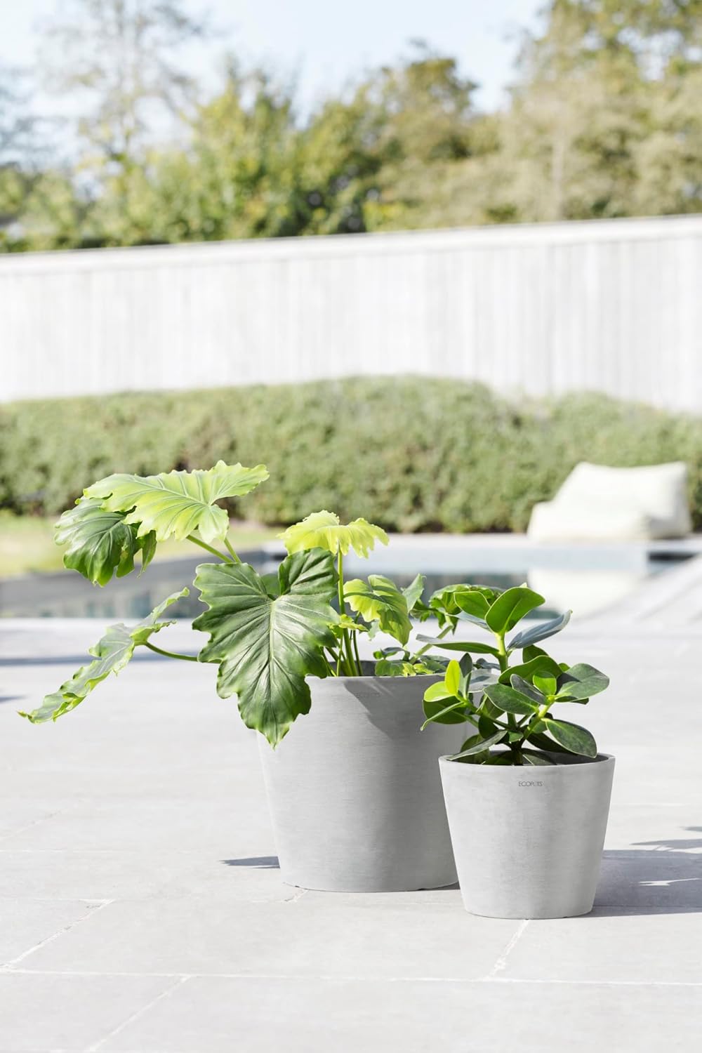 Ecopots Amsterdam Durable Modern Round Indoor/Outdoor Recycled-Based Composite Flower Pot Planter, White Grey, 8"