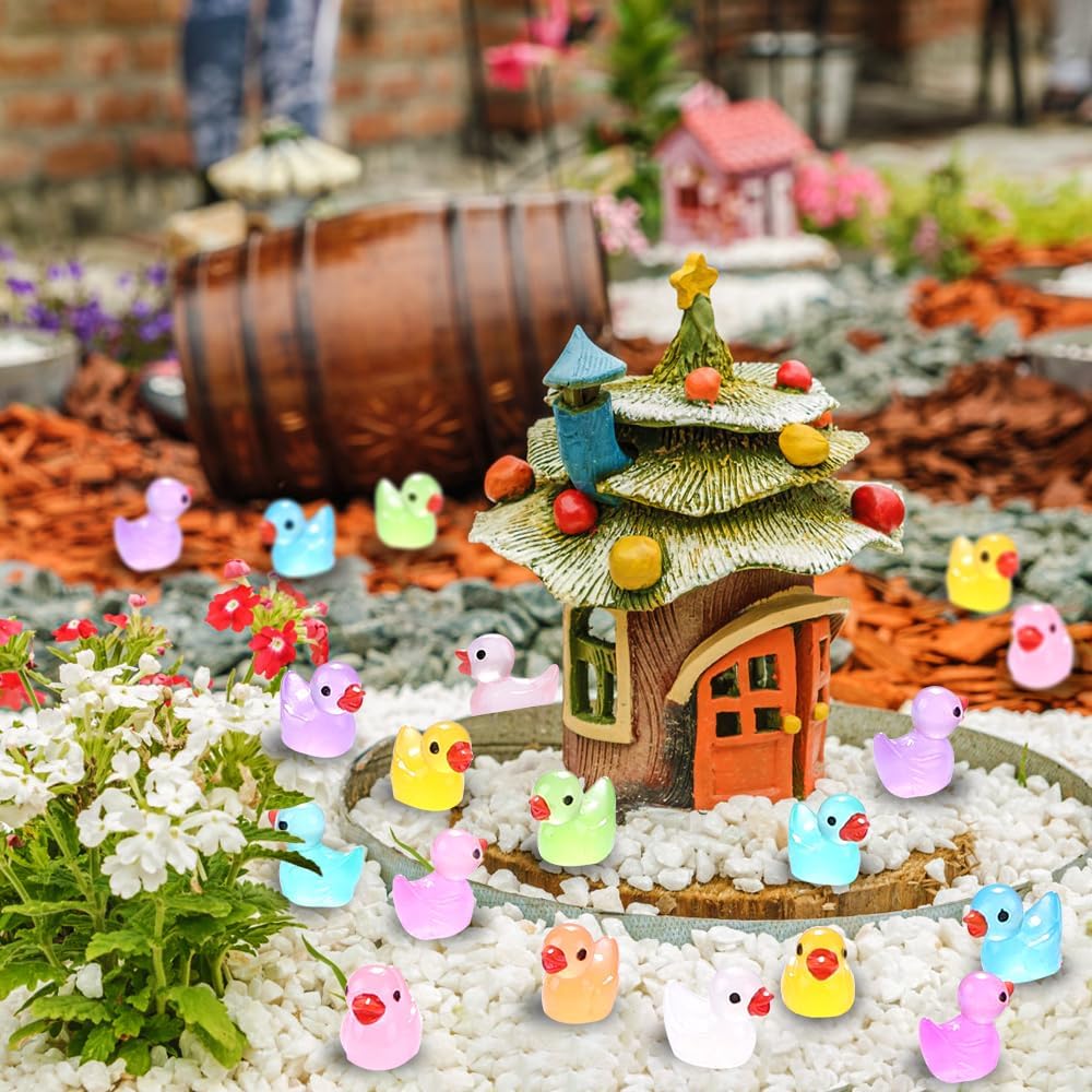 200pcs Luminous Mini Resin Duck 10 Colors Little Small Ducks Glow in The Dark Duck Figures for Dollhouse Aquarium Decor Micro Fairy Garden Landscape Hide and Seek Prank Toys