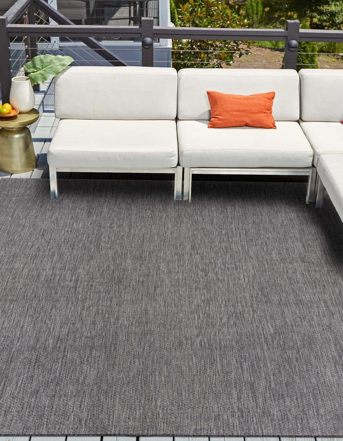 Unique Loom Outdoor Solid Collection Area Rug (5' 3" Square Black/Ivory)