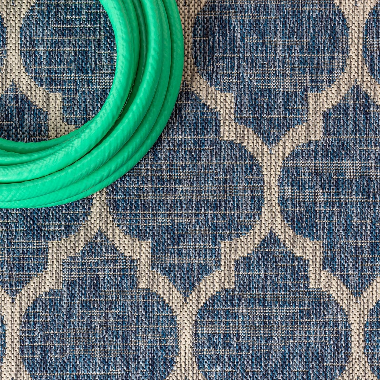 Eyely BMS109D-6R Santa Monica Trebol Moroccan Trellis Textured Weave, Pet Friendly, Non-Shedding, Stain Resistant, Easy-Cleaning, Navy/Gray, 6' Round, Indoor/Outdoor, Area Rug